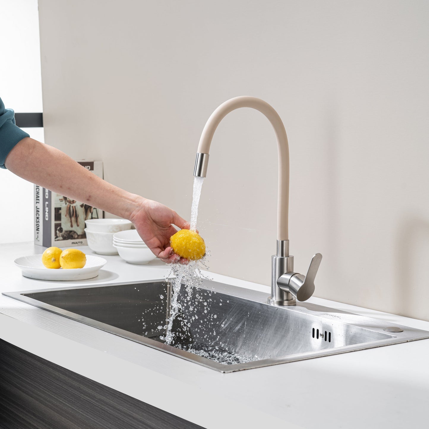 Küchenarmatur mit flexiblem Auslauf, Beige Flexi / Edelstahl