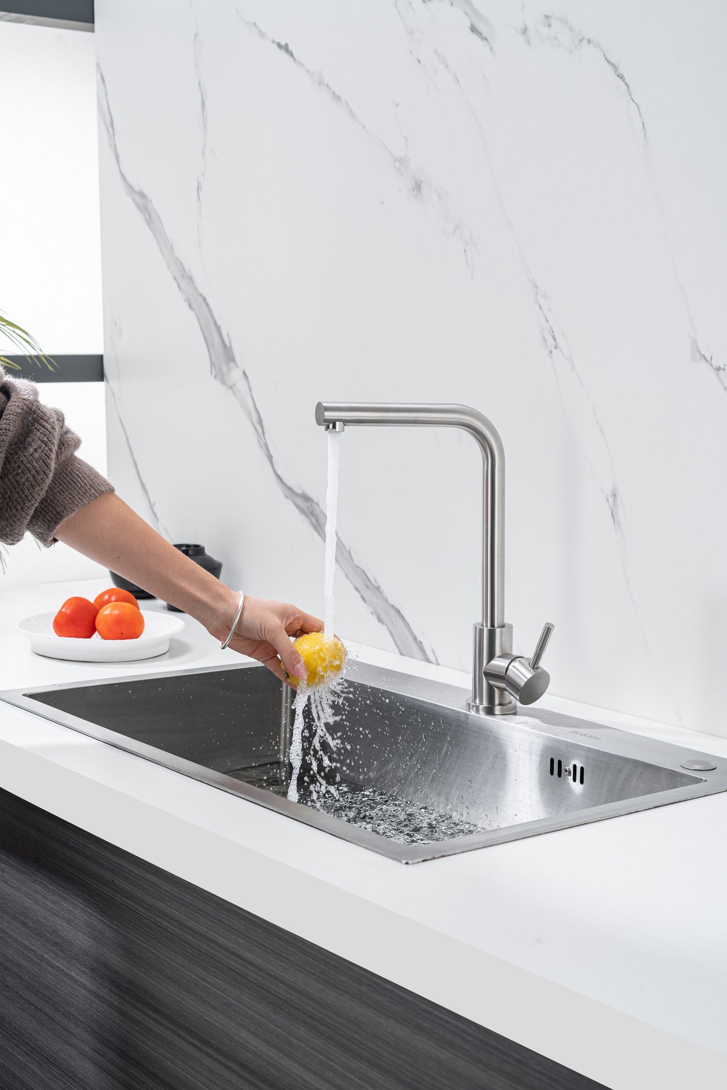 L-förmiger Küchenhahn für die Haushaltsspüle, Gemüsewaschhahn mit Kalt- und Warmwasserfunktion, Spritzschutz